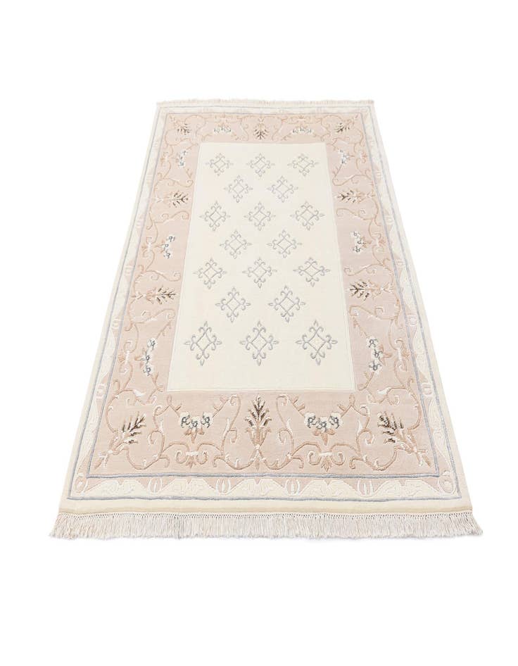 Detail image of 4' 11 x 6' 8 Darya Rug