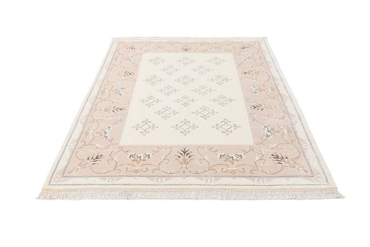 Detail image of 4' 11 x 6' 8 Darya Rug
