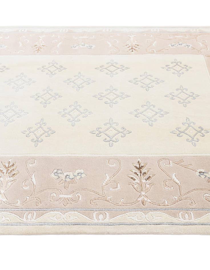 Detail image of 4' 11 x 6' 8 Darya Rug