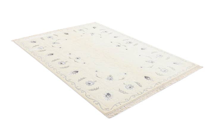 Detail image of 4' 11 x 6' 7 Hand Knotted Darya Wool Rug