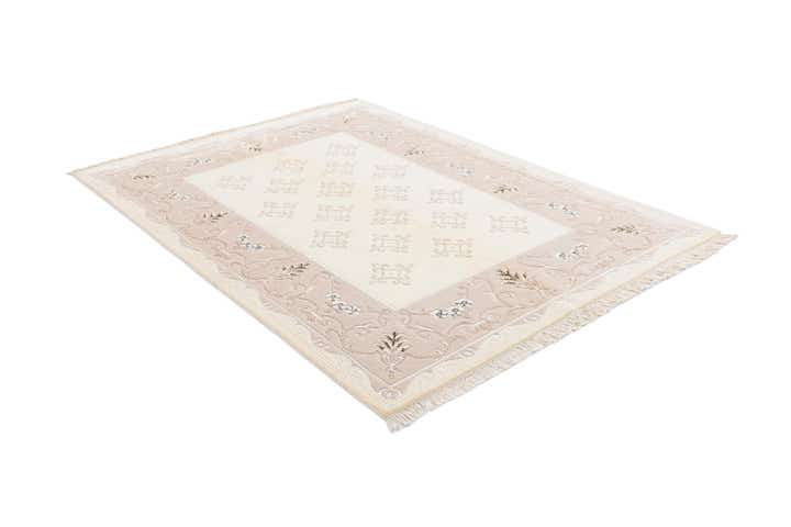 4' 11 x 6' 9 Darya Rug