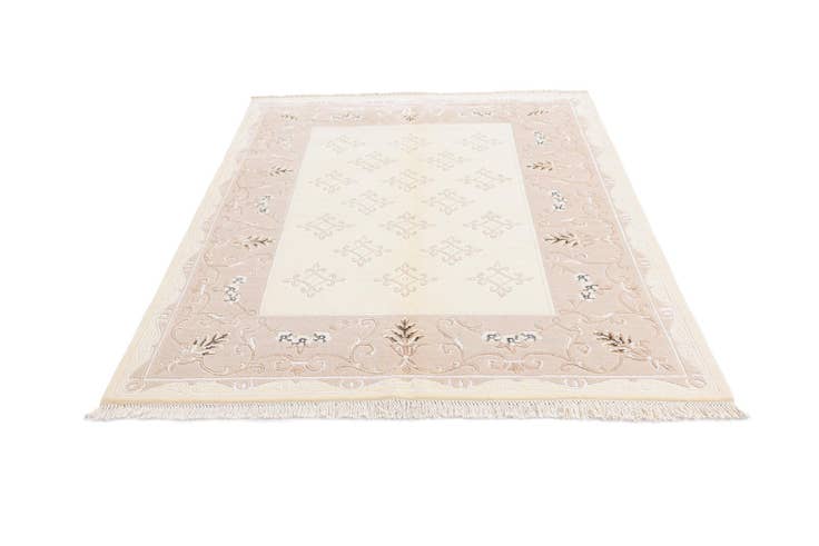 Detail image of 4' 11 x 6' 9 Darya Rug