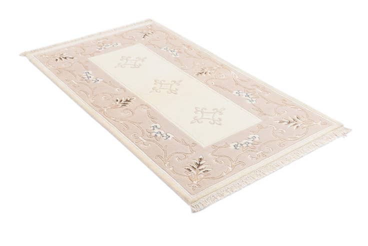 Detail image of 2' 9 x 4' 10 Hand Knotted Darya Wool Rug