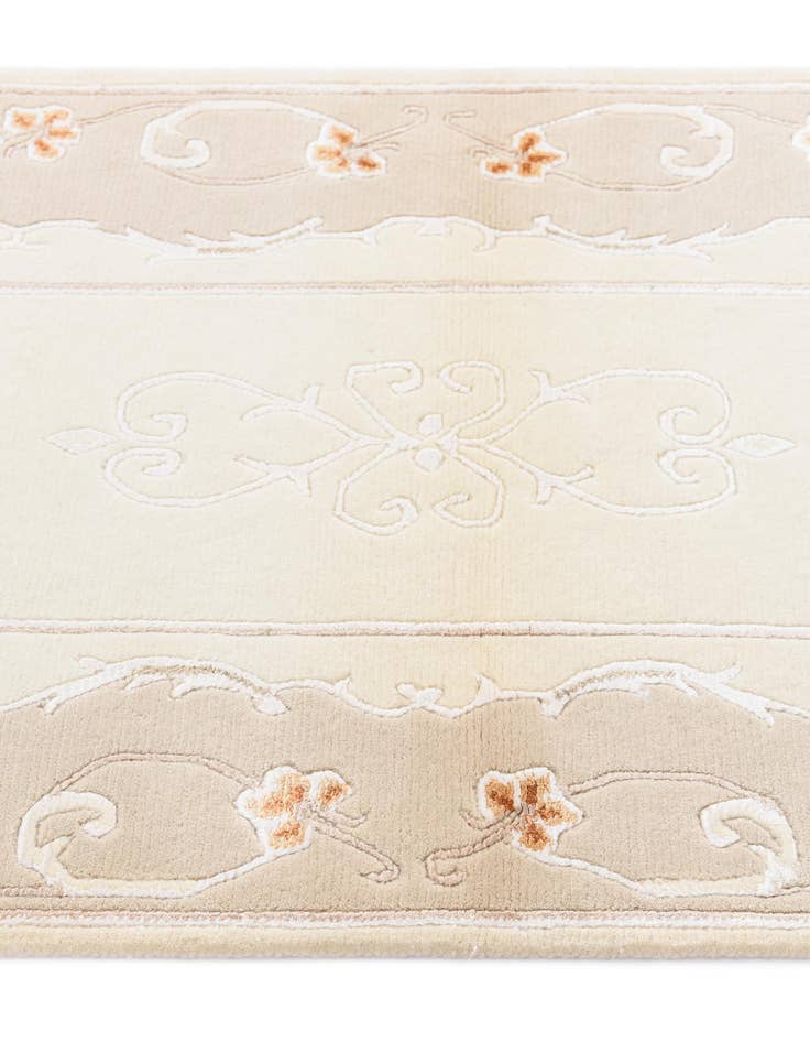 Detail image of 2' 9 x 5' 1  Hand Knotted Darya Wool Rug