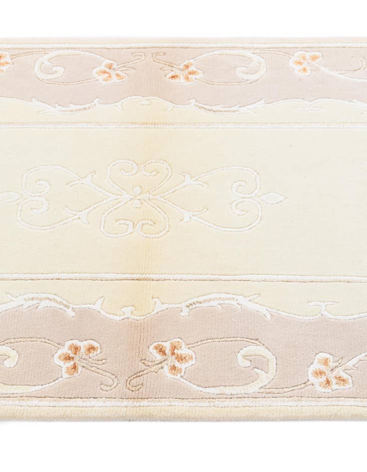 Detail image of 2' 8 x 4' 11  Hand Knotted Darya Wool Rug