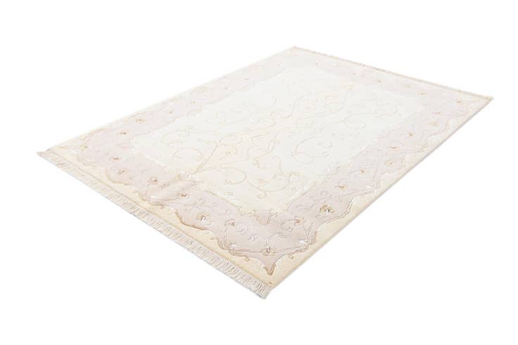 Detail image of 4' 11 x 6' 7 Hand Knotted Darya Wool Rug