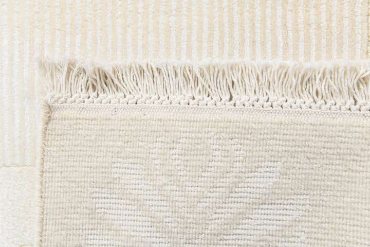 4' 11 x 6' 8 Hand Knotted Darya Wool Rug