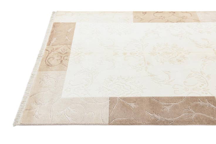 Detail image of 4' 8 x 6' 9 Hand Knotted Darya Wool Rug