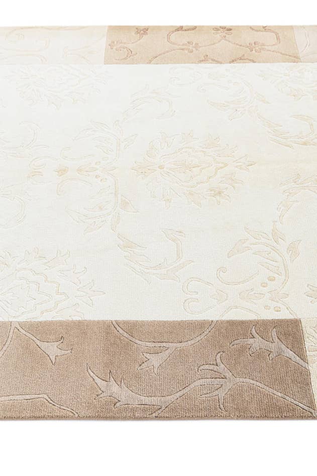 Detail image of 4' 8 x 6' 9 Hand Knotted Darya Wool Rug