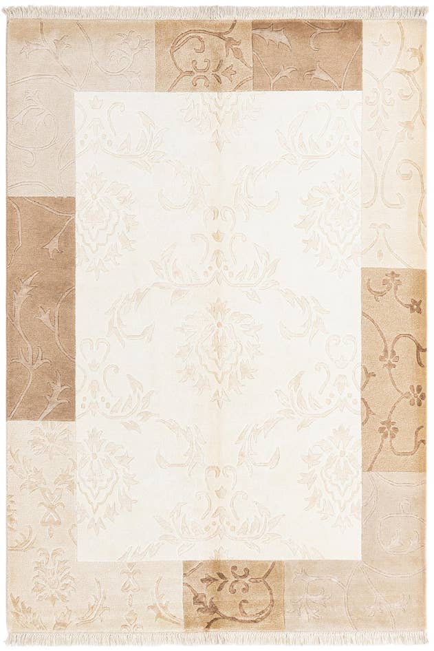 Detail image of 4' 8 x 6' 9 Hand Knotted Darya Wool Rug