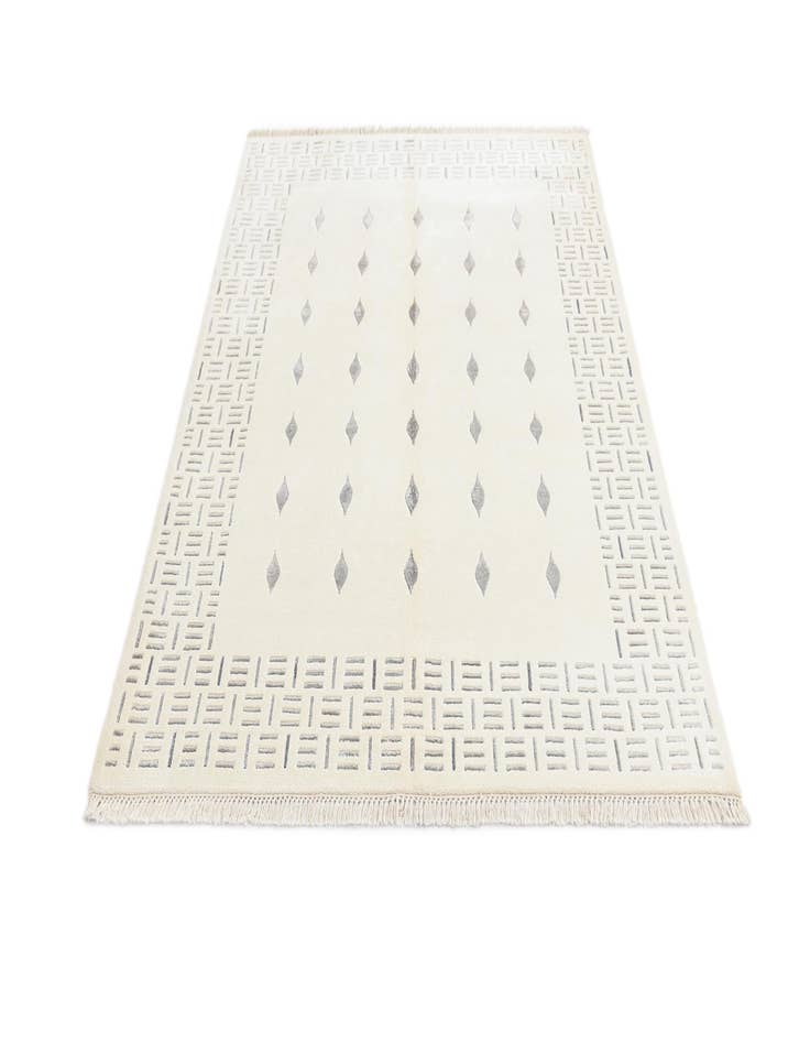 Detail image of 4' 10 x 6' 8  Hand Knotted Darya Wool Rug