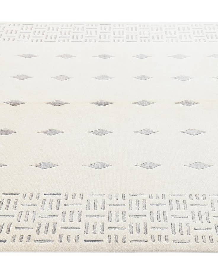 Detail image of 4' 10 x 6' 8  Hand Knotted Darya Wool Rug