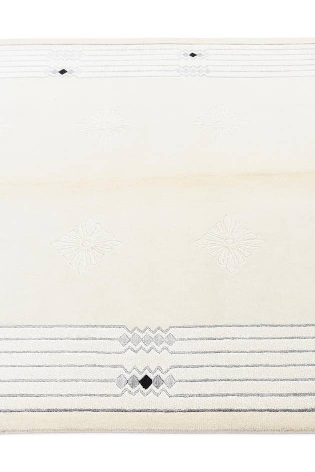 Detail image of 4' 10 x 6' 8 Hand Knotted Darya Wool Rug