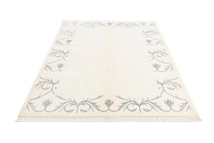 Detail image of 4' 11 x 6' 7 Darya Rug