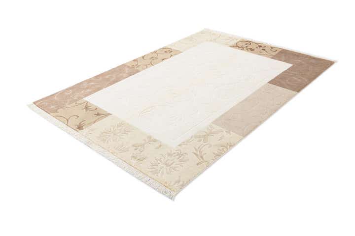 4' 7 x 6' 8 Darya Rug