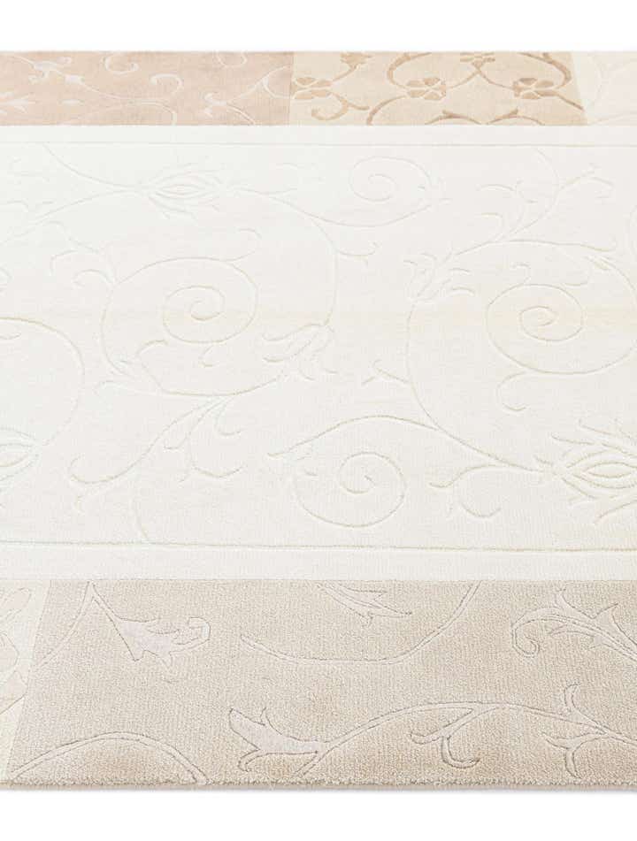 4' 7 x 6' 8 Darya Rug