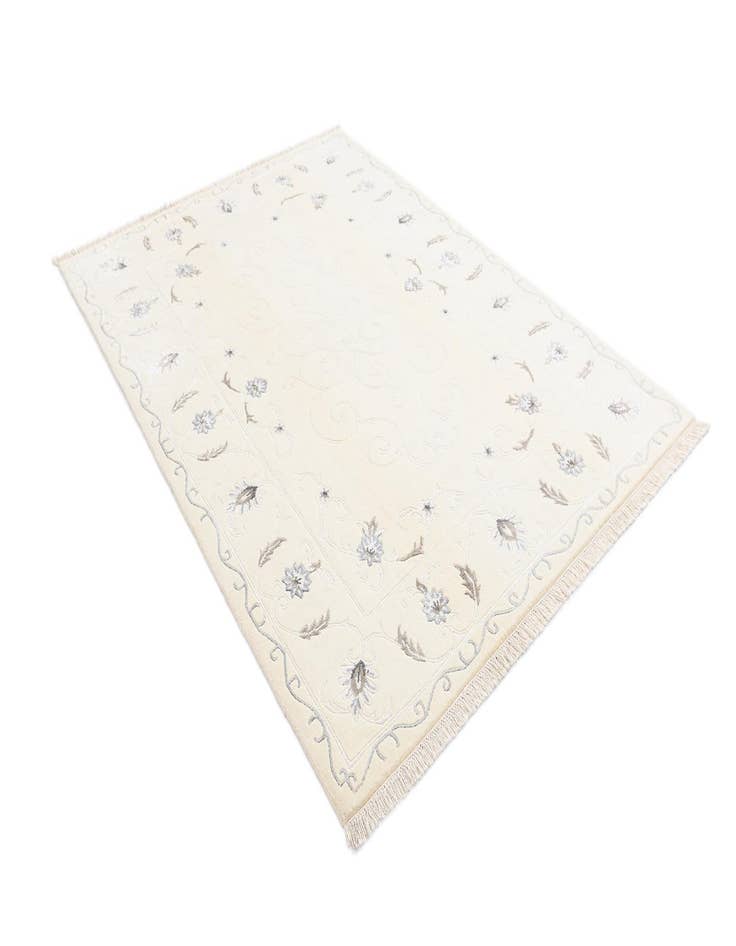 Detail image of 5' 9 x 7' 11 Darya Rug