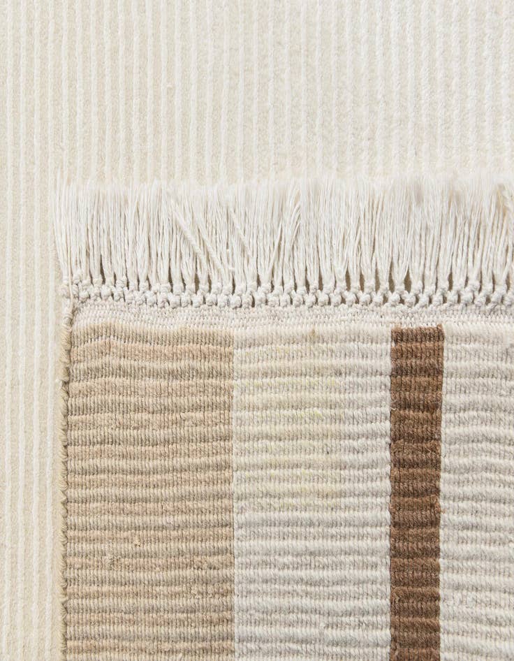 Detail image of 5' 7 x 7' 11 Darya Rug