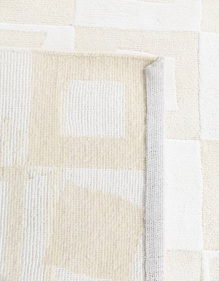 Detail image of 5' 8 x 8' 2 Darya Rug