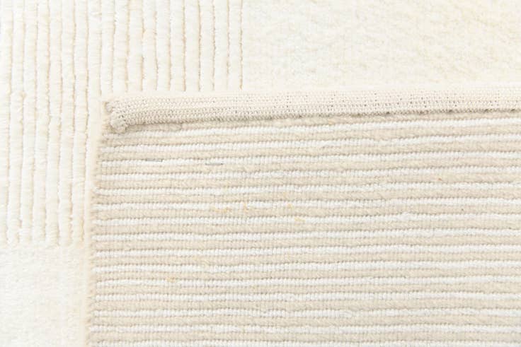 Detail image of 6' 8 x 9' 11 Hand Knotted Darya Wool Rug