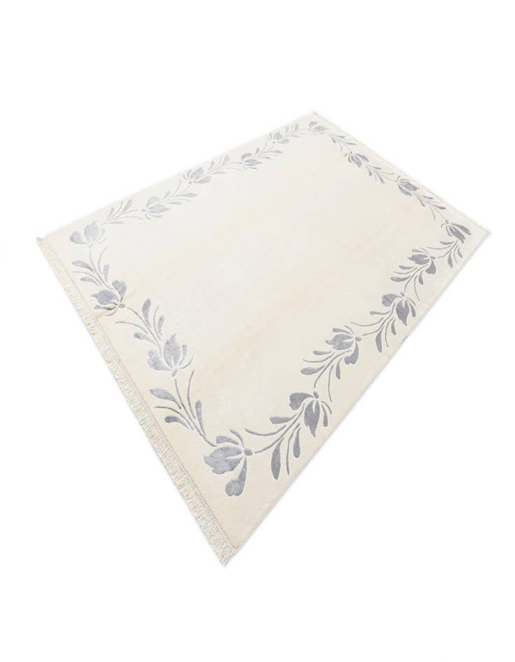 Detail image of 6' 7 x 9' 10  Hand Knotted Darya Rug