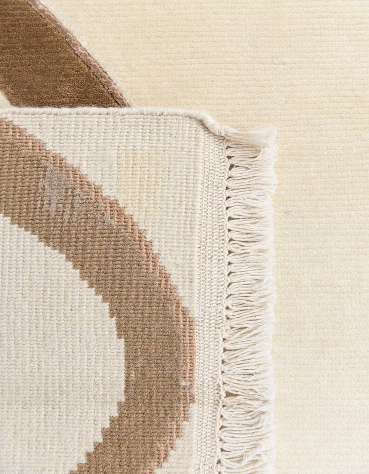 Detail image of 6' 4 x 9' 3  Hand Knotted Darya Wool Rug