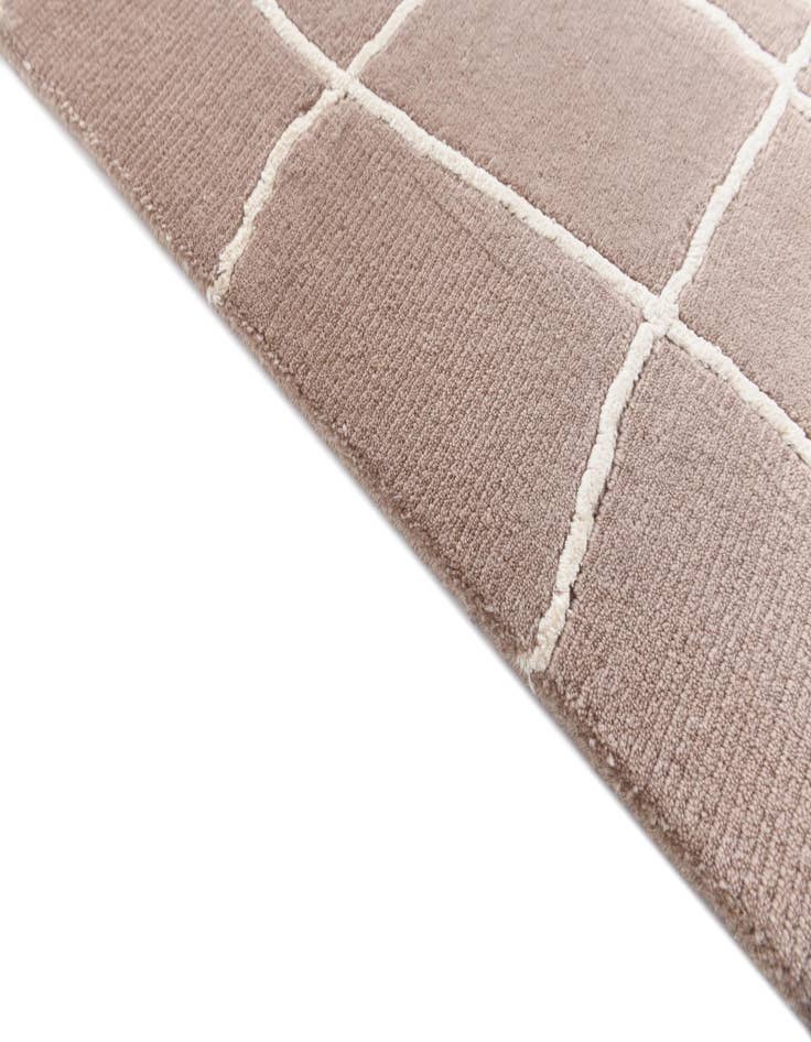 Detail image of 6' x 9' 7  Hand Knotted Darya Wool Rug