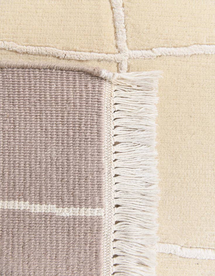 Detail image of 6' x 9' 7  Hand Knotted Darya Wool Rug