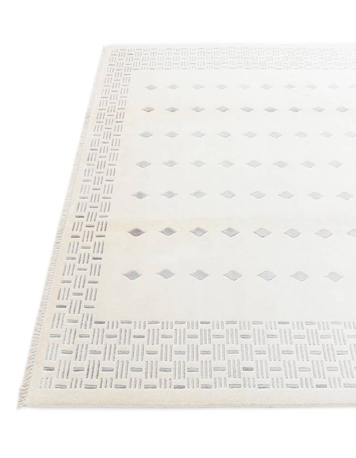 Detail image of 6' 7 x 9' 10  Hand Knotted Darya Wool Rug