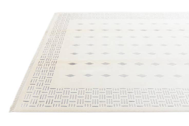 Detail image of 6' 7 x 9' 10 Hand Knotted Darya Wool Rug