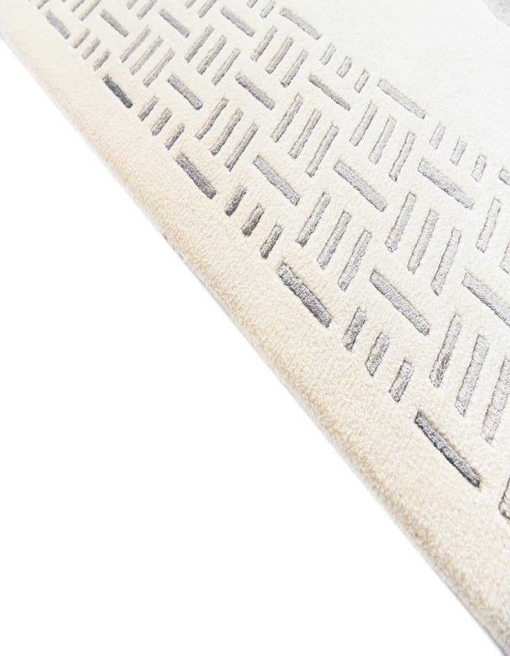 Detail image of 6' 7 x 9' 10  Hand Knotted Darya Wool Rug