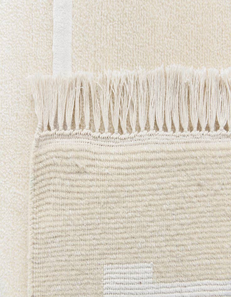 Detail image of 6' 8 x 10'  Hand Knotted Darya Wool Rug