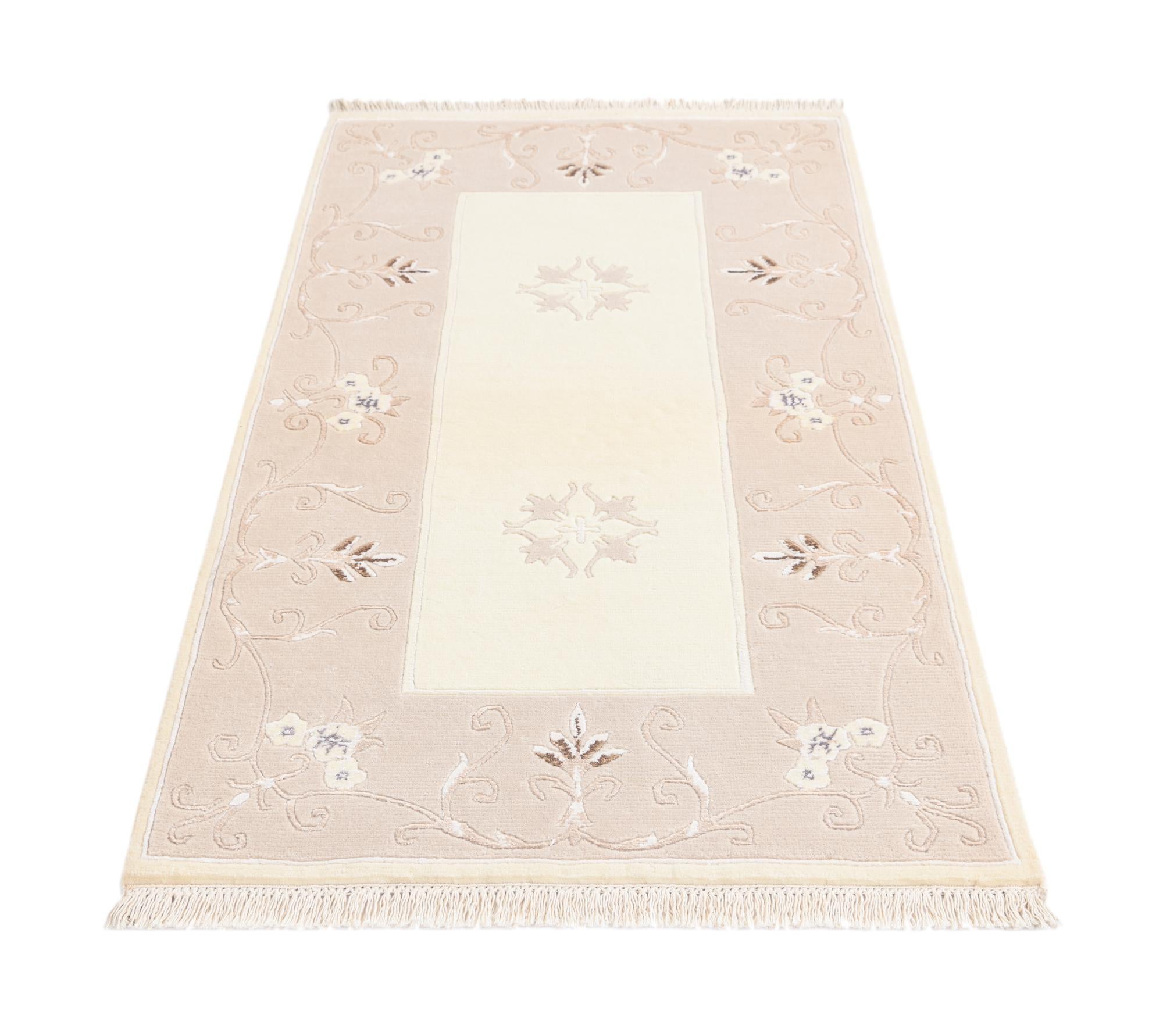 2' 10 x 4' 11 Hand Knotted Darya Wool Rug
