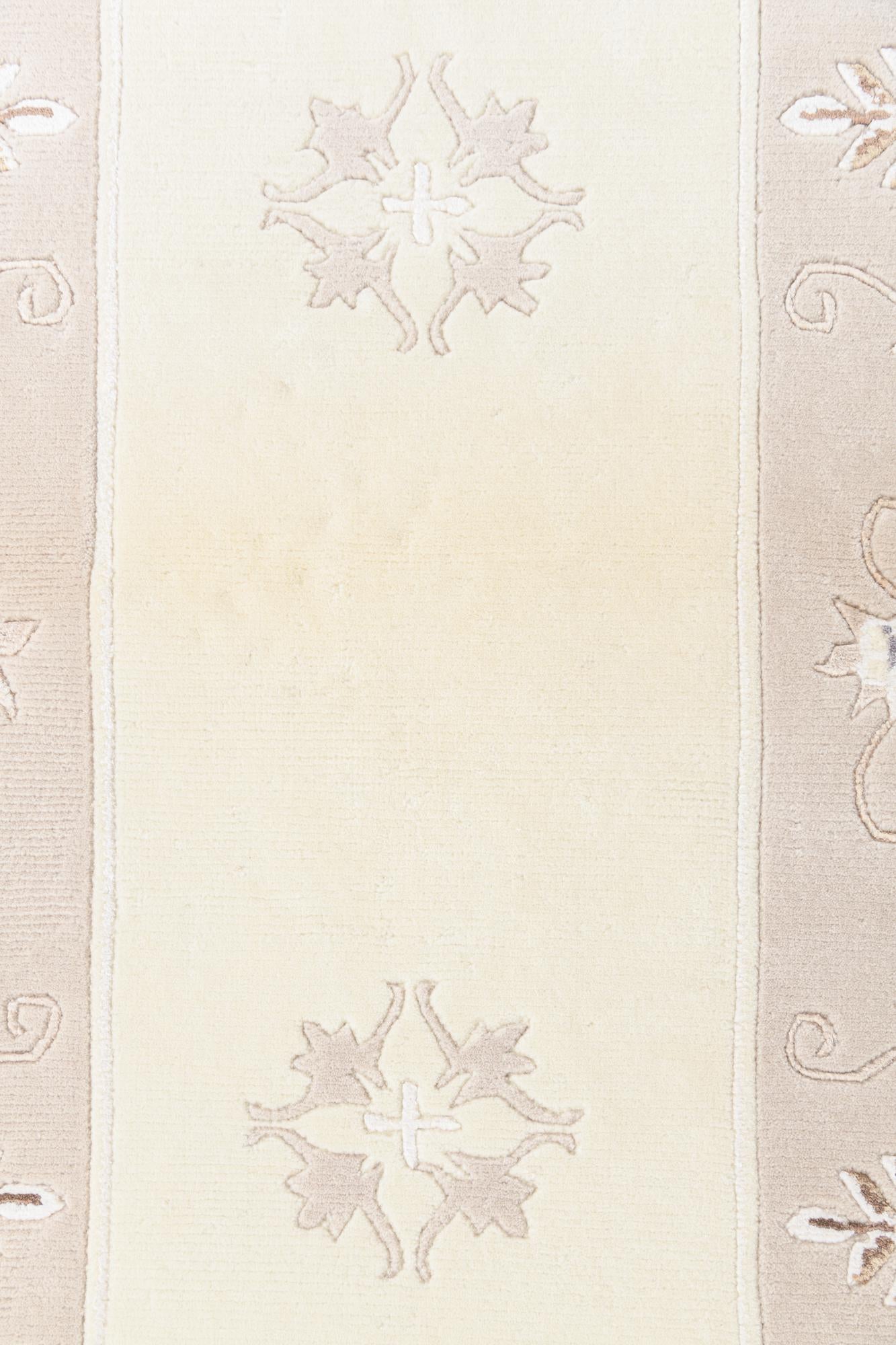 2' 10 x 4' 11 Hand Knotted Darya Wool Rug