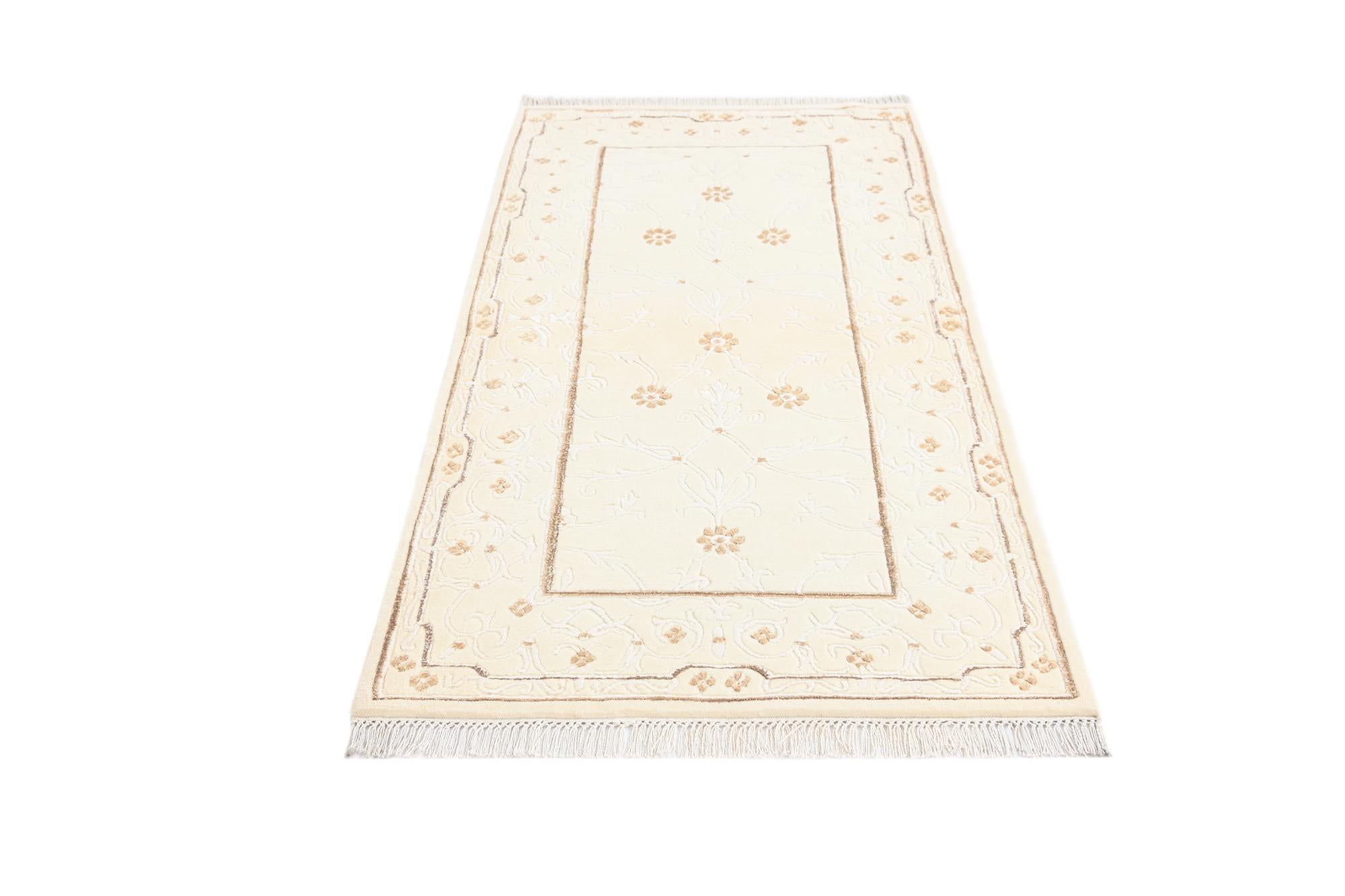 2' 8 x 5' 2 Hand Knotted Darya Wool Rug
