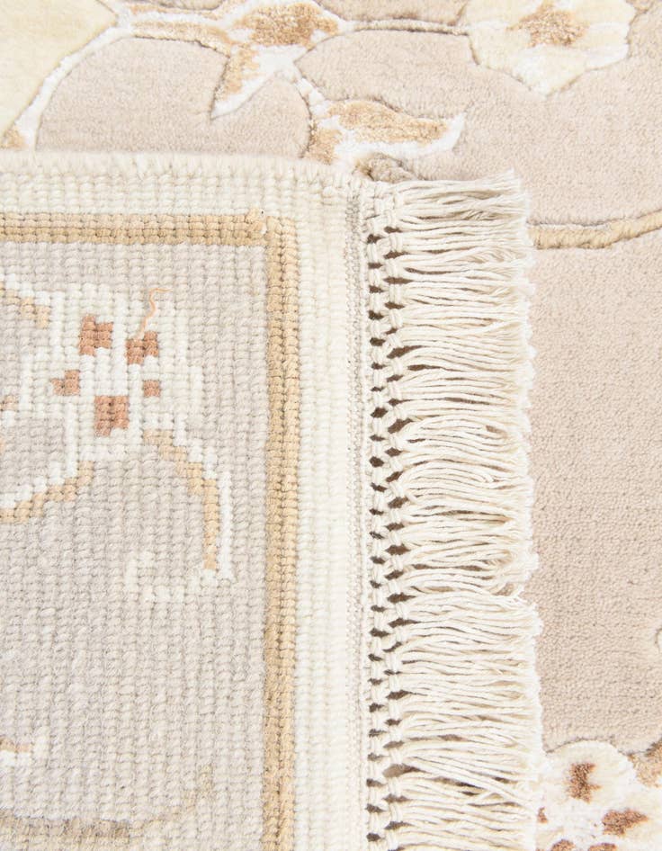 Detail image of 2' 9 x 4' 11  Hand Knotted Darya Wool Rug