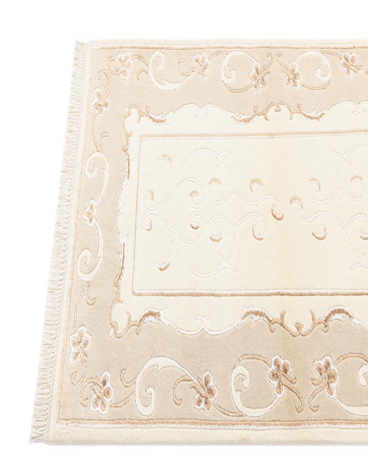 Detail image of 2' 8 x 4' 10 Hand Knotted Darya Wool Rug