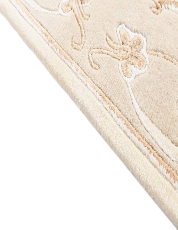 Detail image of 2' 8 x 4' 10 Hand Knotted Darya Wool Rug