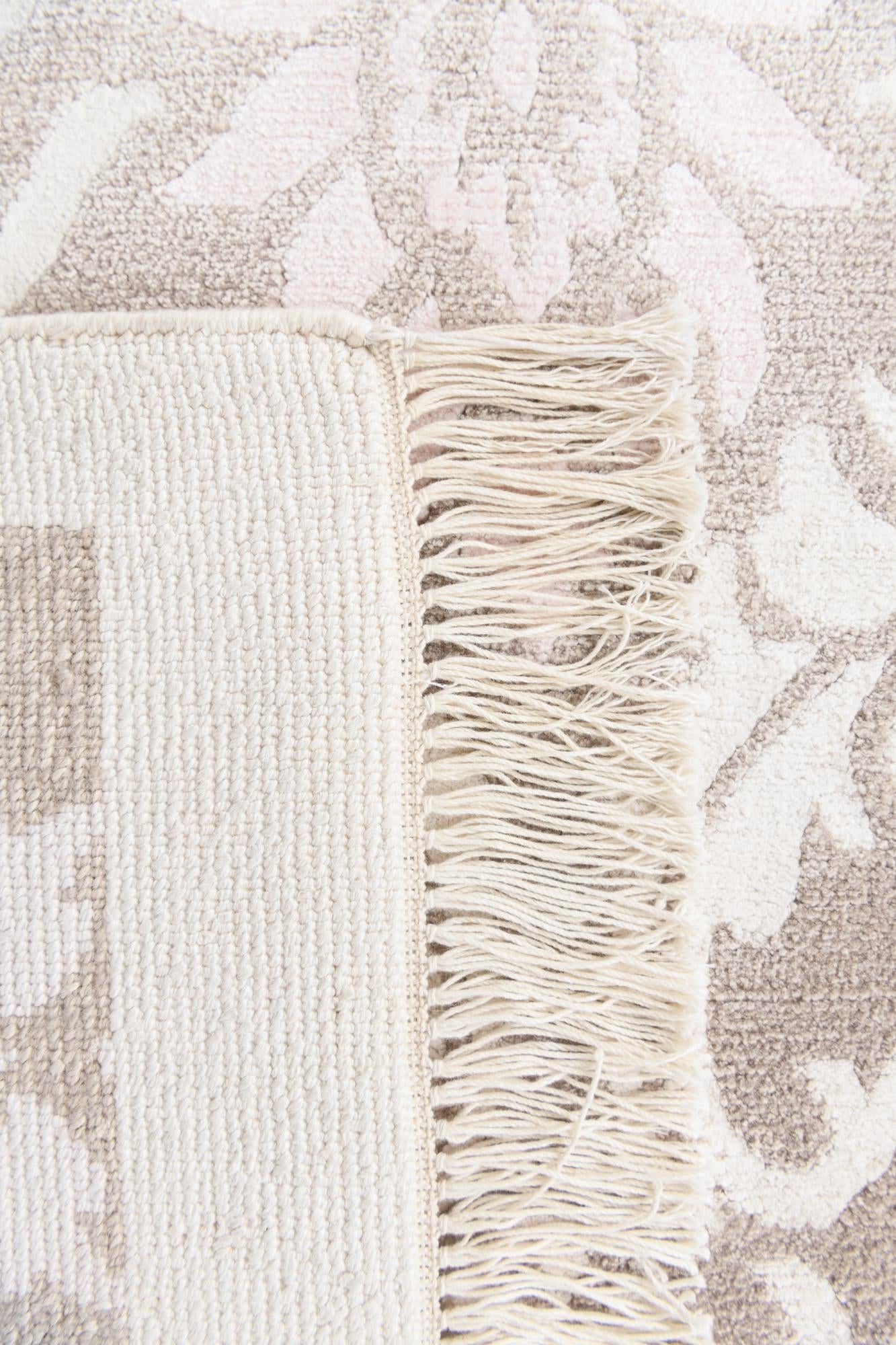 7' 11 x 10' 6 Hand Knotted Darya Wool Rug