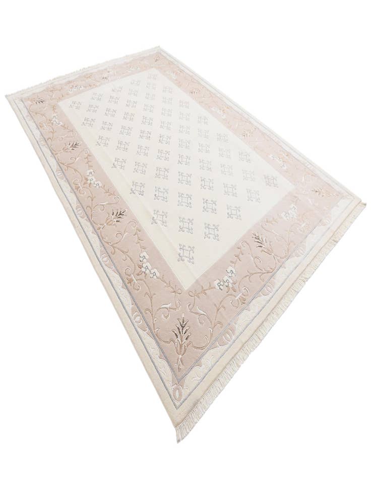 Detail image of 8' 2 x 11' 3  Hand Knotted Darya Rug