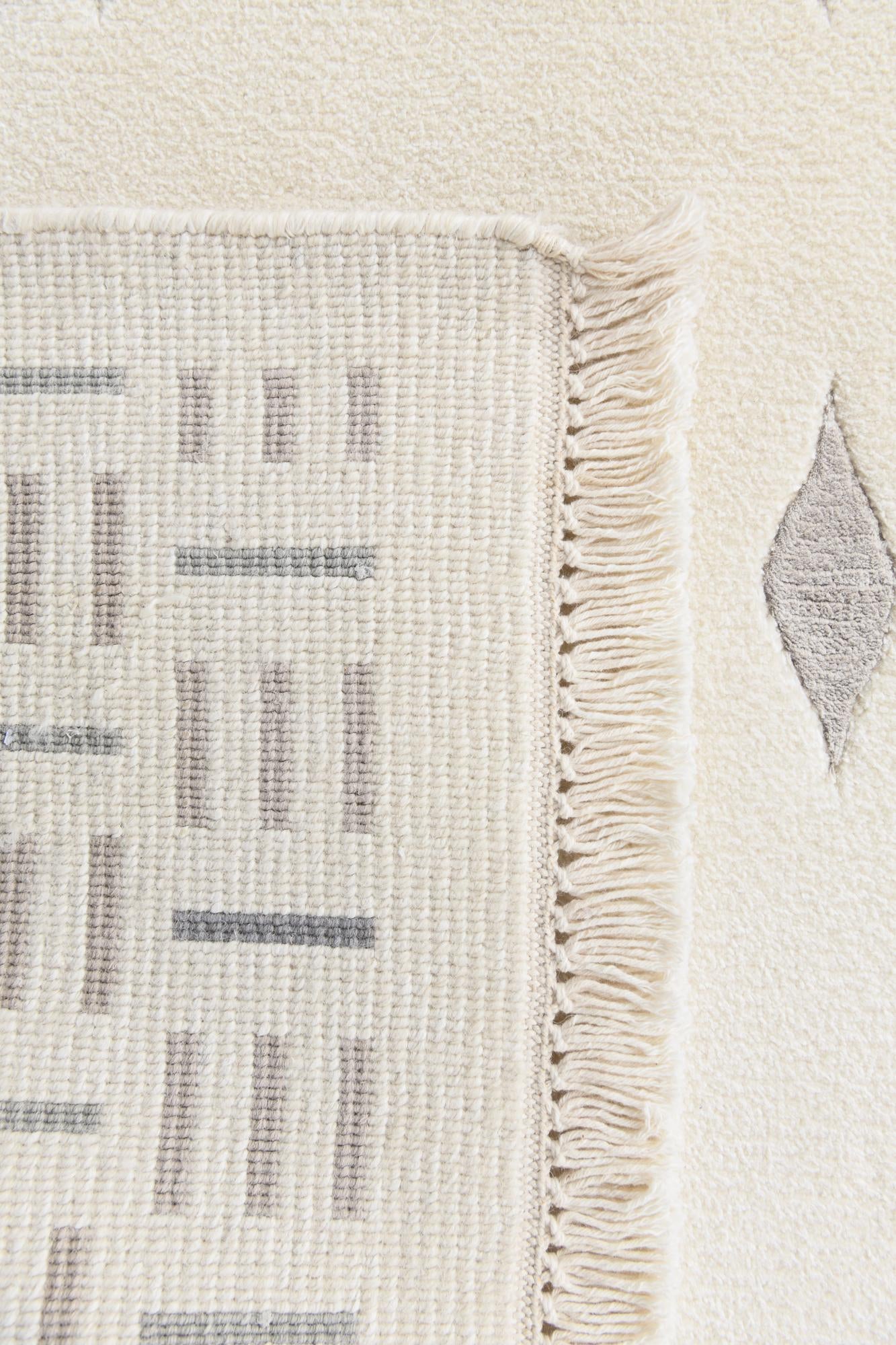 5' 7 x 7' 10 Hand Knotted Darya Rug