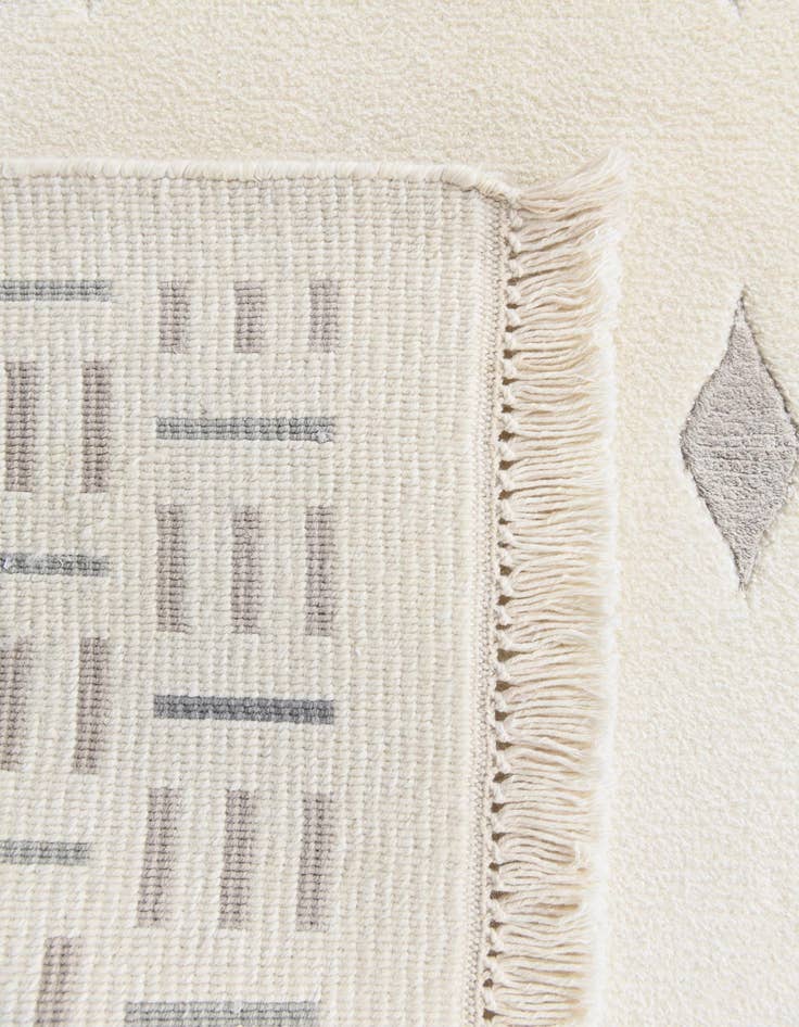 Detail image of 5' 7 x 7' 10  Hand Knotted Darya Rug