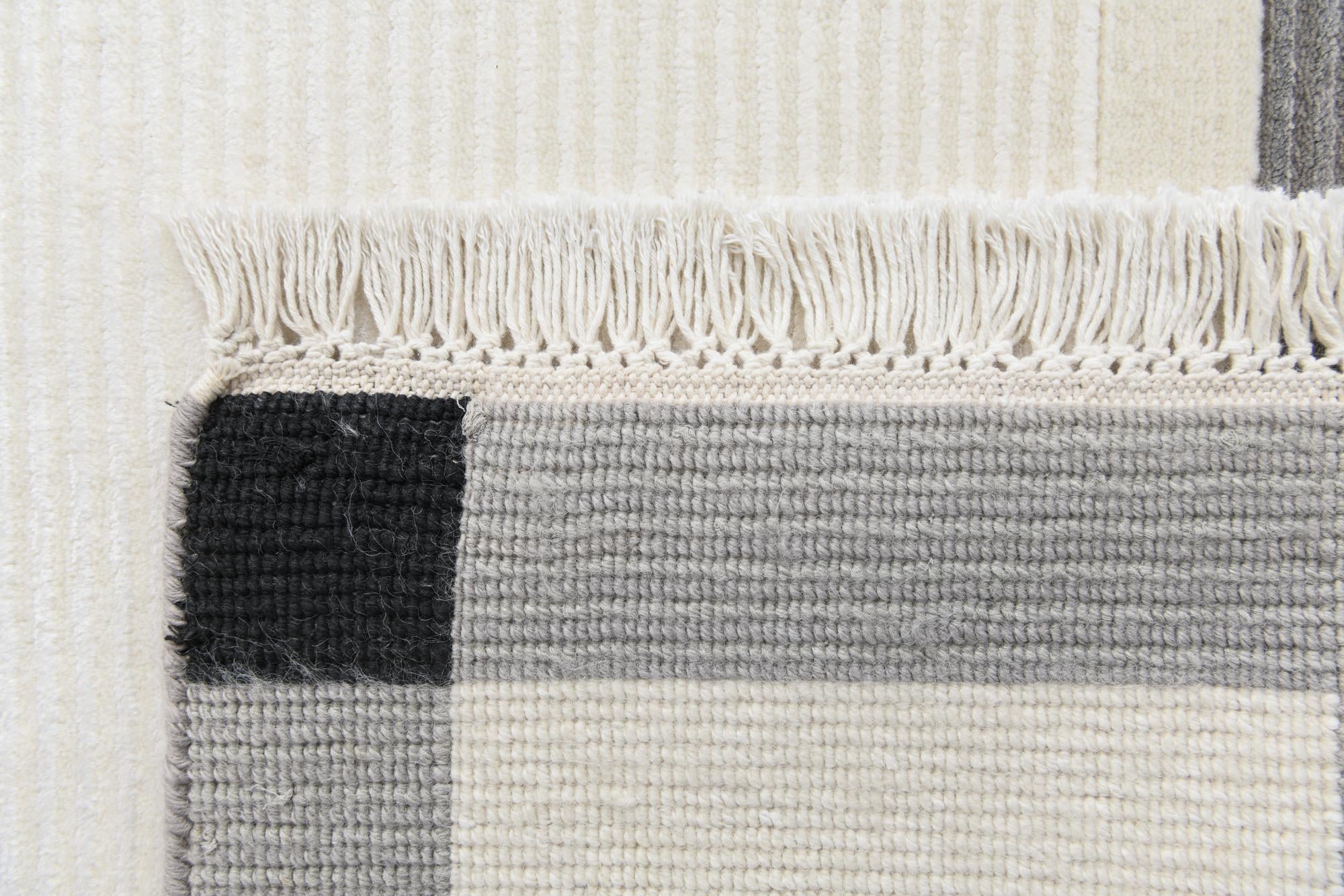 5' 6 x 7' 9 Hand Knotted Darya Wool Rug