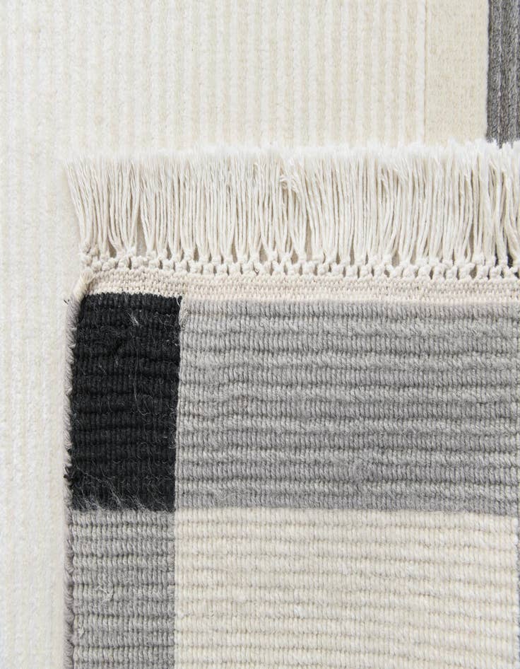 Detail image of 5' 6 x 7' 9  Hand Knotted Darya Wool Rug