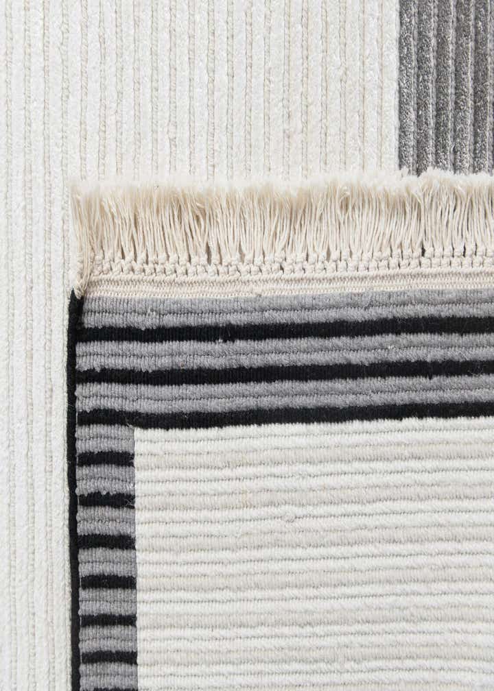 5' 6 x 7' 9 Hand Knotted Darya Wool Rug