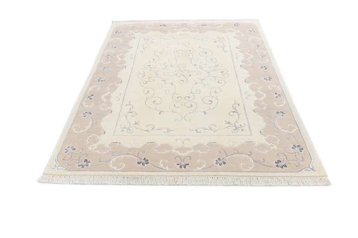 4' 11 x 6' 10 Darya Rug
