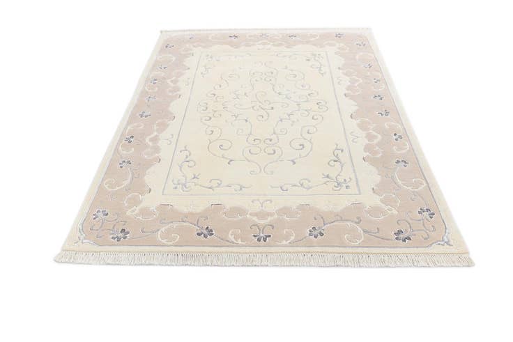 Detail image of 4' 11 x 6' 10 Darya Rug