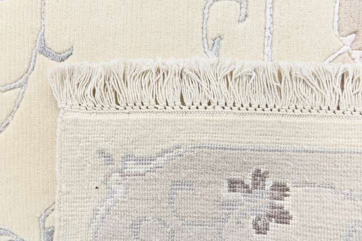 4' 11 x 6' 10 Darya Rug