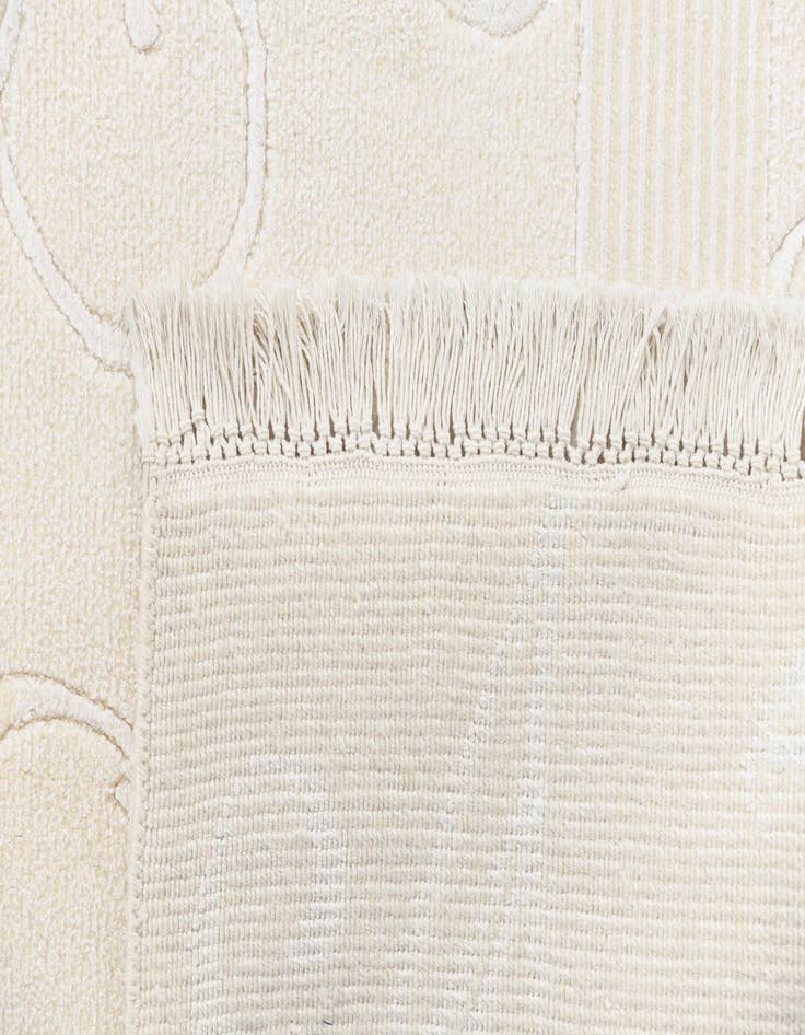 Detail image of 4' 11 x 6' 8 Darya Rug