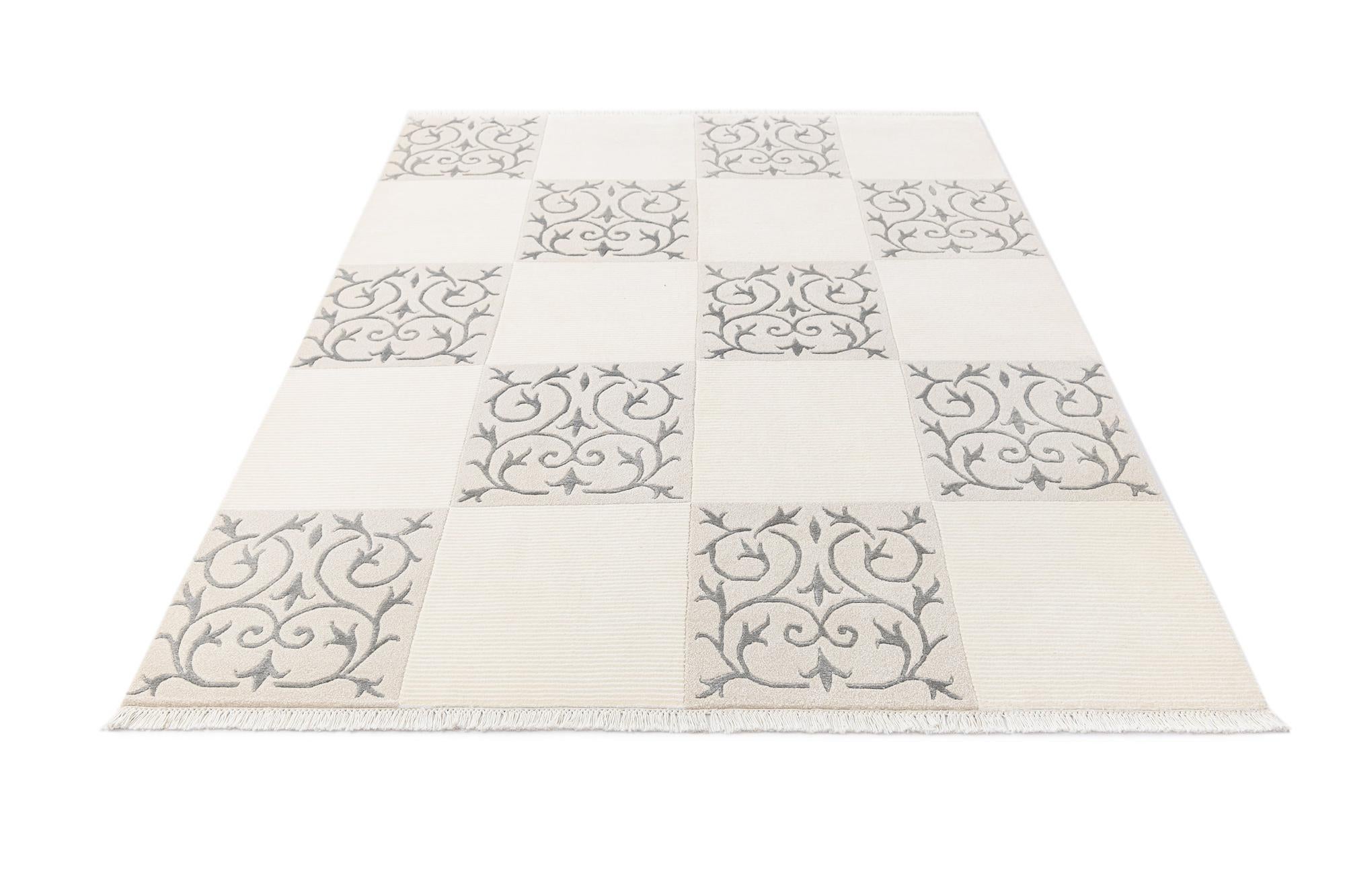 5' 7 x 7' 11 Darya Rug
